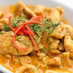 ข้าวพะแนงหมู