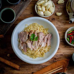 [อร่อยซ่ากับโค้ก] บะหมี่ขาหมู + โค้ก330ml