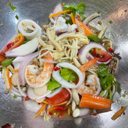 ยำเห็ดรวมมิตรทะเล