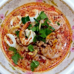 ก๋วยเตี๋ยว ต้มยำทะเลน้ำข้น