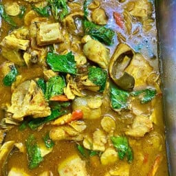 ผัดเผ็ดปลากระเบน สด ๆ