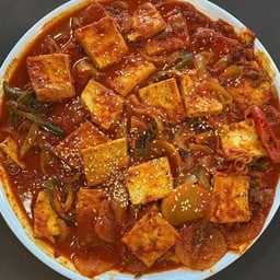 แกงเต้าหู้เคี่ยว (두부무조림)