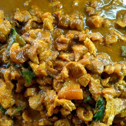 แกงเผ็ดขาหมูใบยี่หร่า