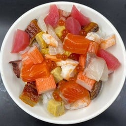 602 ข้าวด้งหน้าปลาดิบรวมหั่นเต๋า