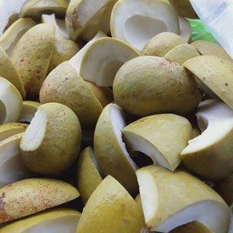 ผลไม้ข้างธนาคารไทยพาณิชย์สาขาในตลาดกรีนมาเกต(ฮาลาล)