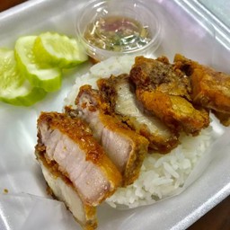 ขัาวหมูสามชั้นทอดน้ำปลา
