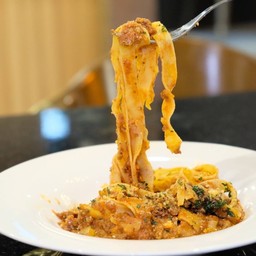 Fettuccine Bolognese