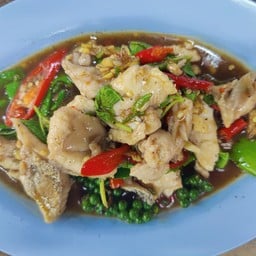 เนื้อปลาผัดขี้เมา