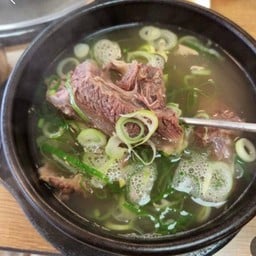 ซุปซี่โครงวัว (갈비타)