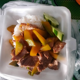 ผัด ฟักทอง หมูชิ้นราดข้าว