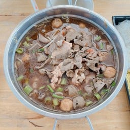 ก๋วยเตี๋ยวเรือถูกปาก  บางปลาม้า