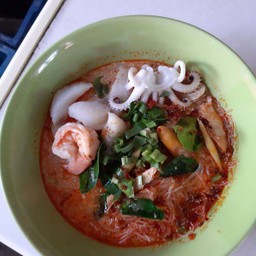 เส้นหมี่ต้มยำทะเล