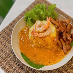 ข้าวหมูทอดไข่ข้นซอสมันส์กุ้ง