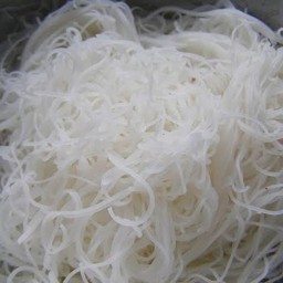 เส้นหมี่ลวก