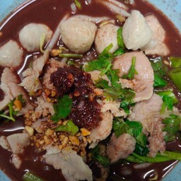 ก๋วยเตี๋ยวหมูนำ้ตก
