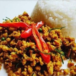 คั่วกลิ้งหมูสับราดข้าว