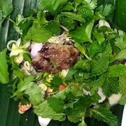 พล่าหมูเค็มกะทิสด