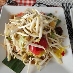 แก้วเก้าตำแหลก