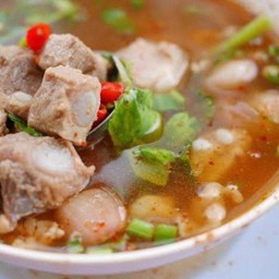 ต้มแซ่ปกระดูกอ่อน