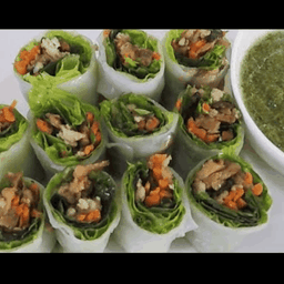 ลุยสวน ไก่ผัดเห็ดหอม