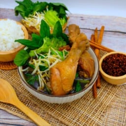 เตี๋ยวไก่สาวรีย์ สาขานาคนิวาส30