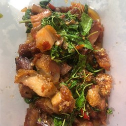 ผัดกะเพราหมูกรอบ