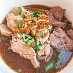 ก๋วยเตี๋ยวน้ำตกหมู