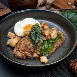 ข้าวผัดกระเพราคลุกกากหมู