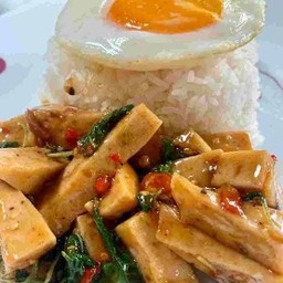 ข้าวกะเพราหมูยอ+ไข่ดาว