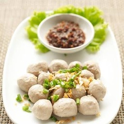 ลูกชิ้นลวก