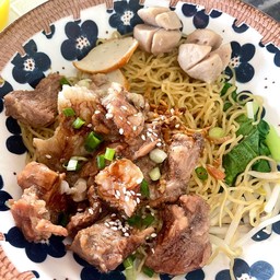บะหมี่เนื้อตุ๋น แห้ง