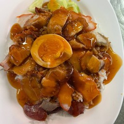 ข้าวหมูแดงหมูกรอบ