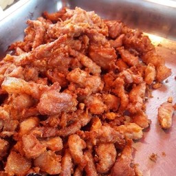 ข้าวเหนียวห่อไก่กระเทียมพริกไทย