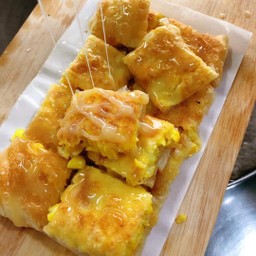 โรตีไข่ข้าวโพดชีส