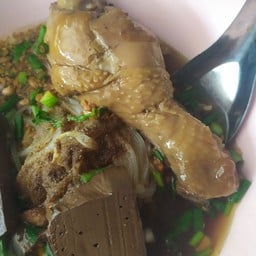 เตี๋ยวน่องไก่