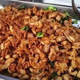 ข้าวเหนียวห่อไก่พริกแกง