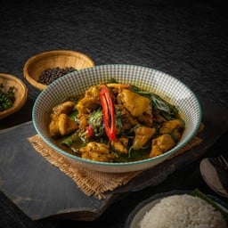 ผัดเผ็ดใบยี่หร่า