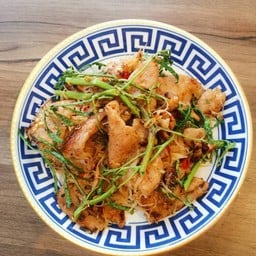 ผัดหมี่กระเฉดหมู