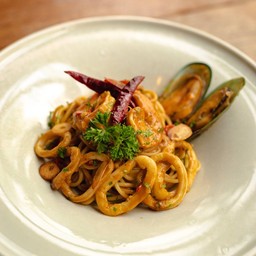 พาสต้าพริกกระเทียมซอสกุ้ง