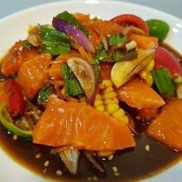 ยำปลาแซลม่อน+ข้าวโพด