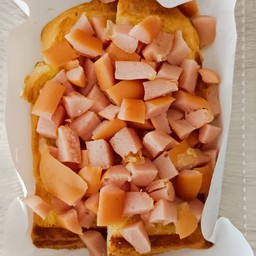 ขนมปังไส้ทะลัก ST ขนมหวาน