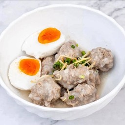 โจ๊กแห้งโคตรหมูไข่เค็ม แถมฟรี โก๋กรอบ