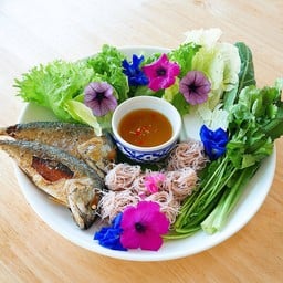 เมี่ยงซีฟู้ดทรงเครื่อง