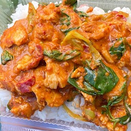 ไก่ผัดพริกแกง