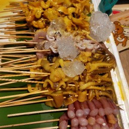 หมึกย่างน้ำจิ้มรสแซ่บBYส้มจัง