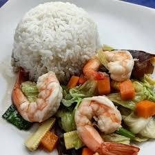 กุุ้งผัดผักรวมมิตร ราดข้าว