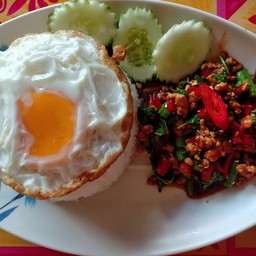 กะเพราหมูสับ+ไข่ดาว