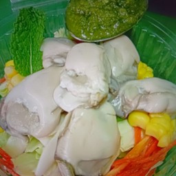 ยำหอยนางรมซีฟู้ด