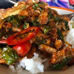 [อร่อยซ่ากับโค้ก] ข้าวราดผัดพริกแกงปลากระป๋อง +  โค้ก ออริจินัล (กระป๋อง)