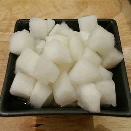 ไชเท้าดองขาว